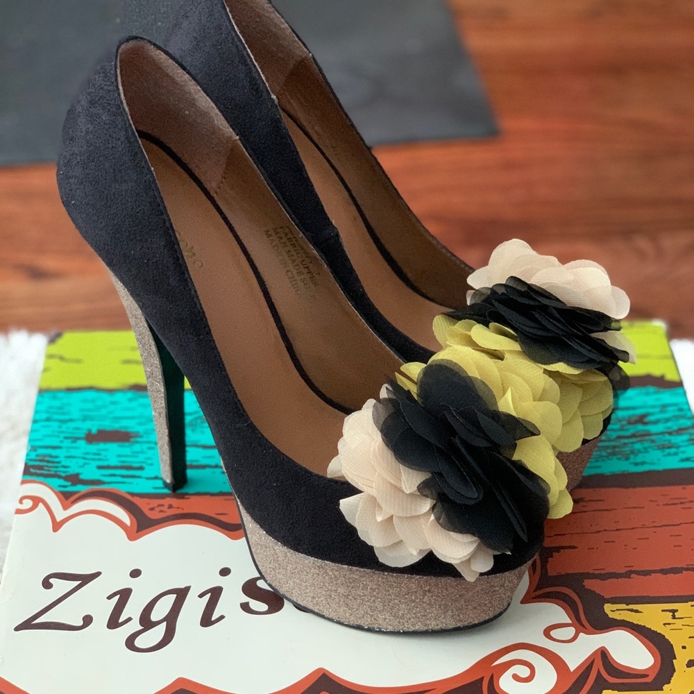 Zigi Soho Flower Embellished Peep-toe Pumps- Sz 7